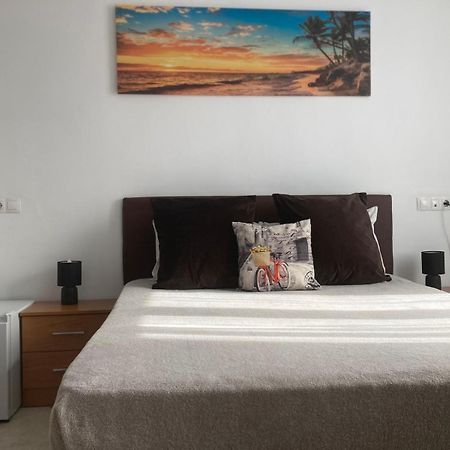 Room With Private Bathroom And Balcony Nearby The Mercado Central, Center And Beach アリカンテ エクステリア 写真