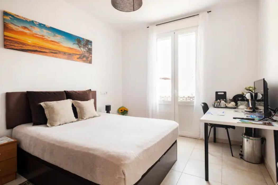 Room With Private Bathroom And Balcony Nearby The Mercado Central, Center And Beach アリカンテ エクステリア 写真