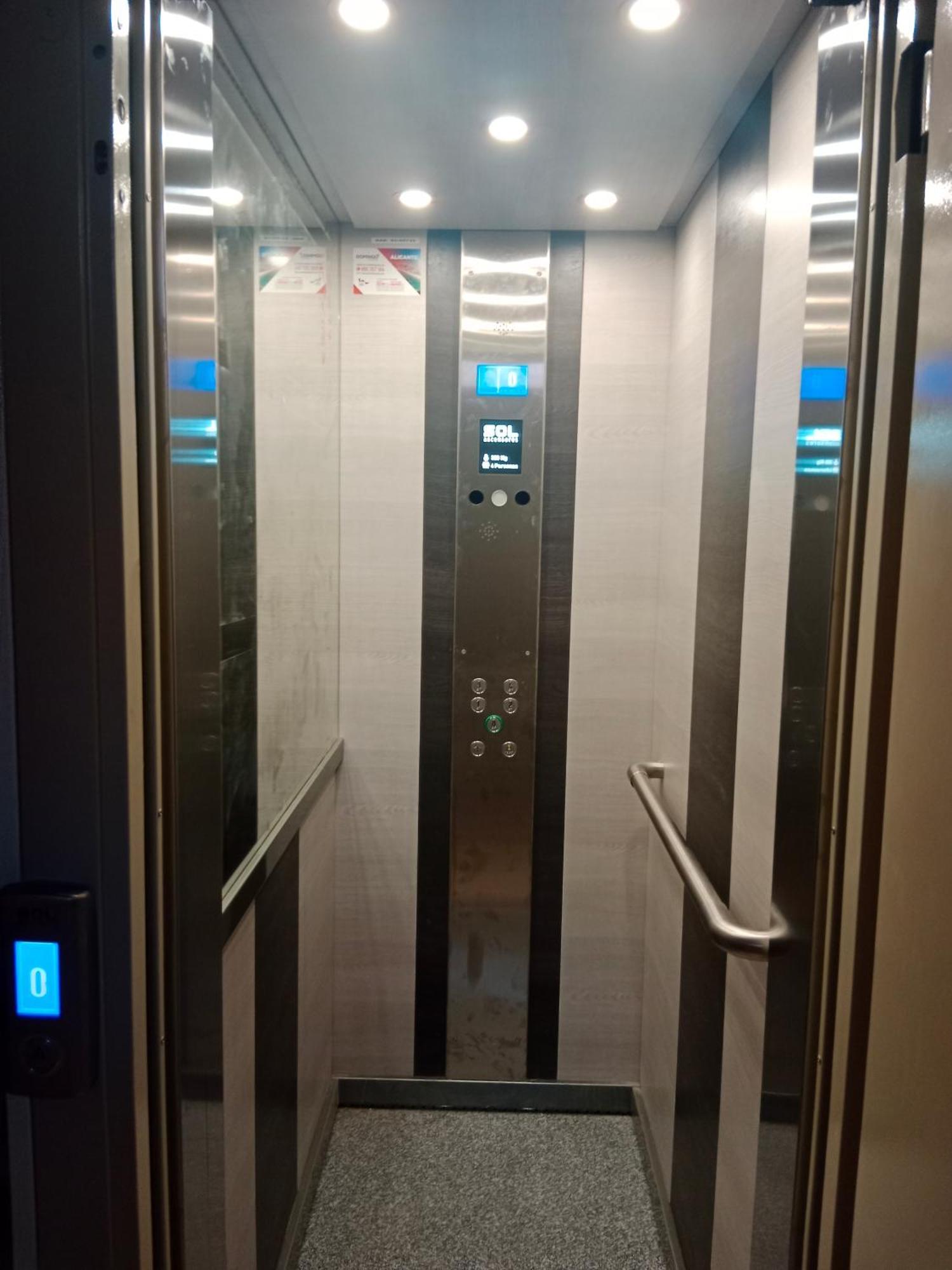 Room With Private Bathroom And Balcony Nearby The Mercado Central, Center And Beach アリカンテ エクステリア 写真