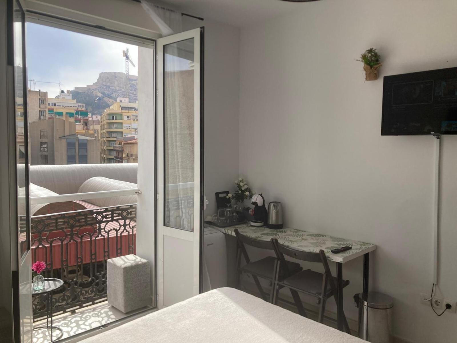 Room With Private Bathroom And Balcony Nearby The Mercado Central, Center And Beach アリカンテ エクステリア 写真