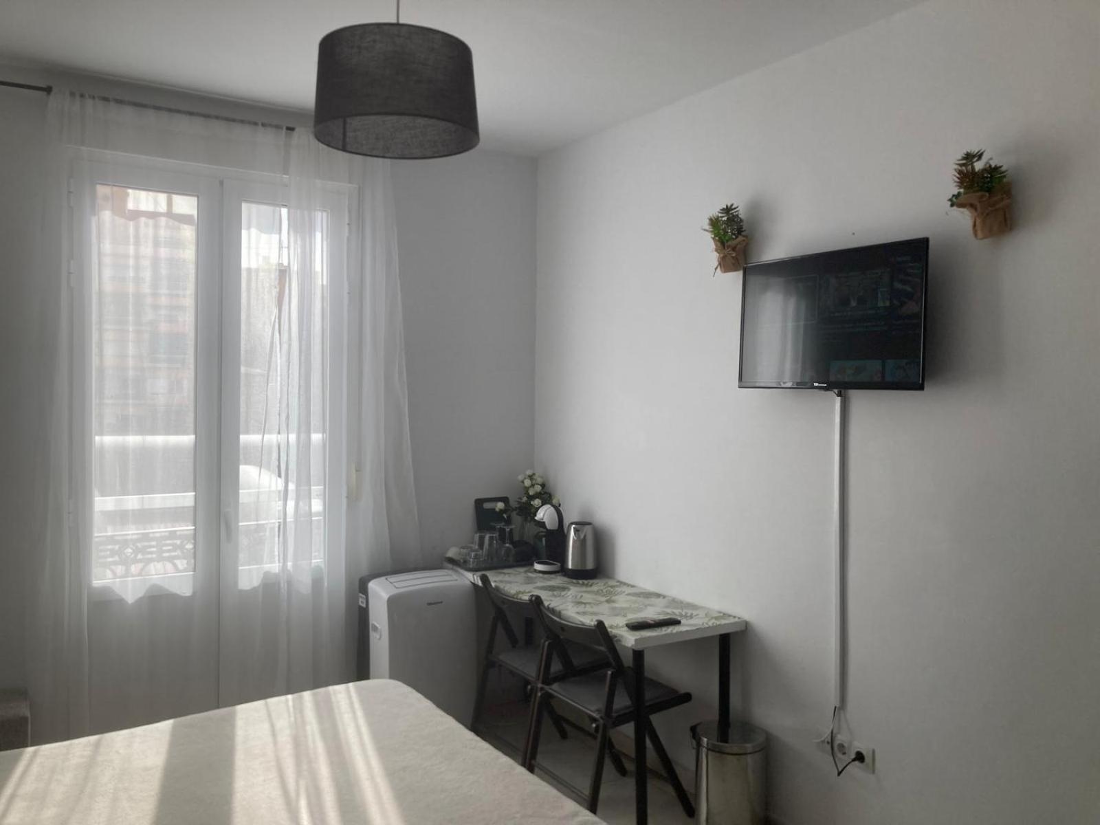 Room With Private Bathroom And Balcony Nearby The Mercado Central, Center And Beach アリカンテ エクステリア 写真