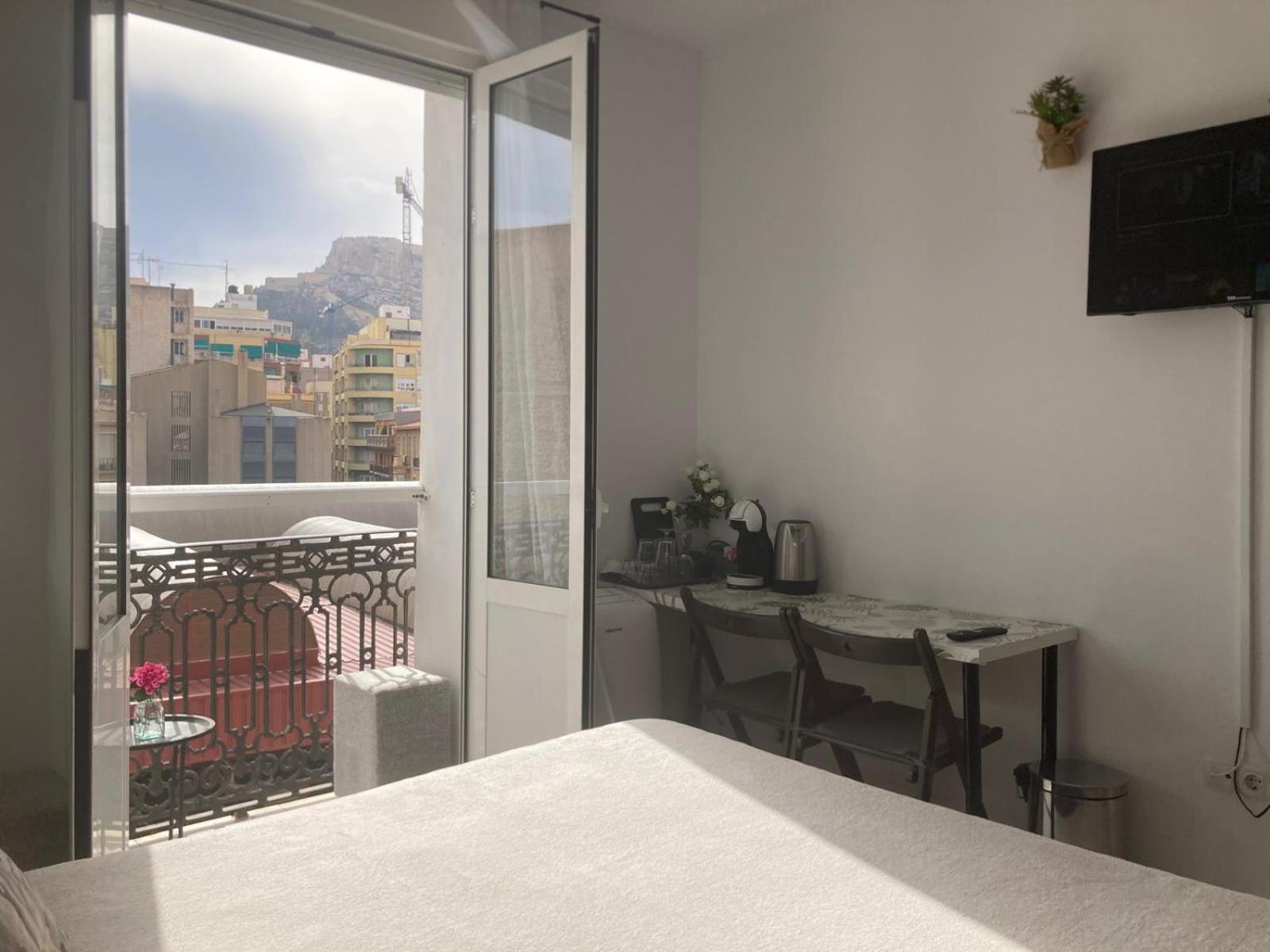 Room With Private Bathroom And Balcony Nearby The Mercado Central, Center And Beach アリカンテ エクステリア 写真
