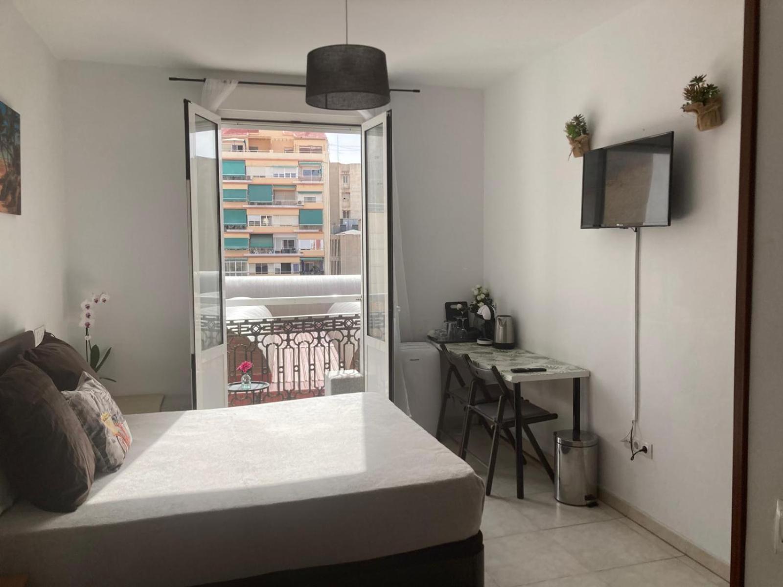 Room With Private Bathroom And Balcony Nearby The Mercado Central, Center And Beach アリカンテ エクステリア 写真