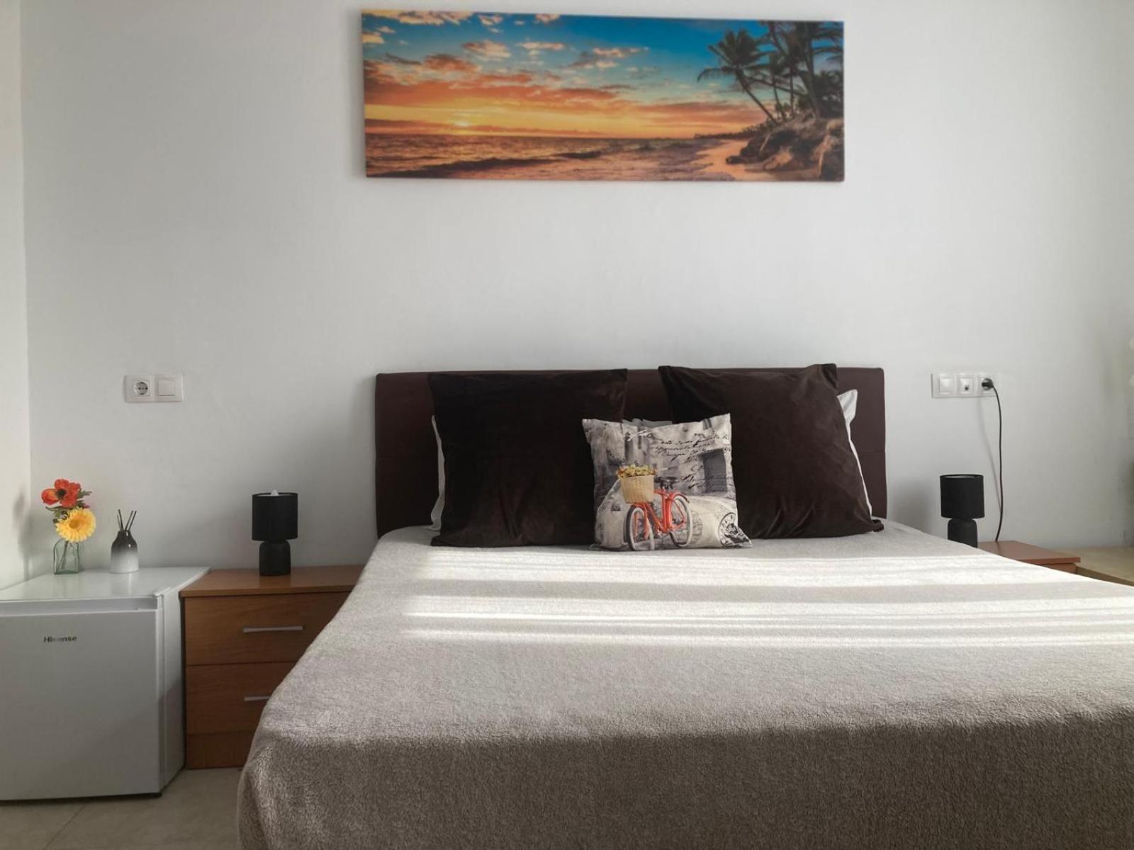 Room With Private Bathroom And Balcony Nearby The Mercado Central, Center And Beach アリカンテ エクステリア 写真